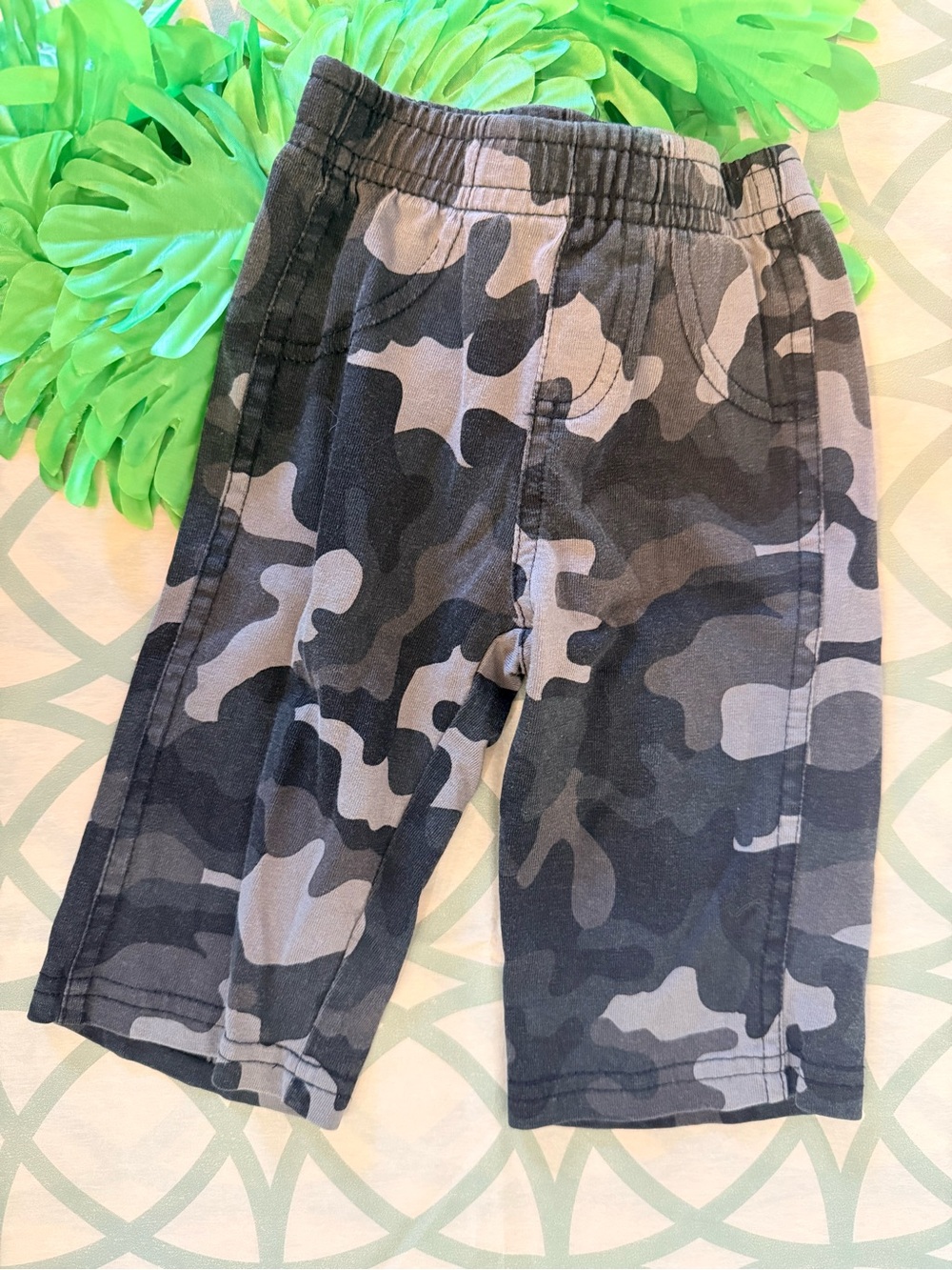 10/$25 • George Cotton Grey Camo Print Elastic Waist Pants